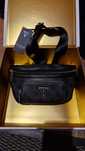 Saszetka nerka Guess MILANO UNISEX