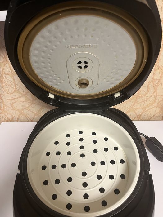 Мультиварка Redmond RMC-M90