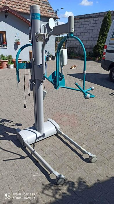 Podnośnik wannowy żuraw pionizator transportowy.