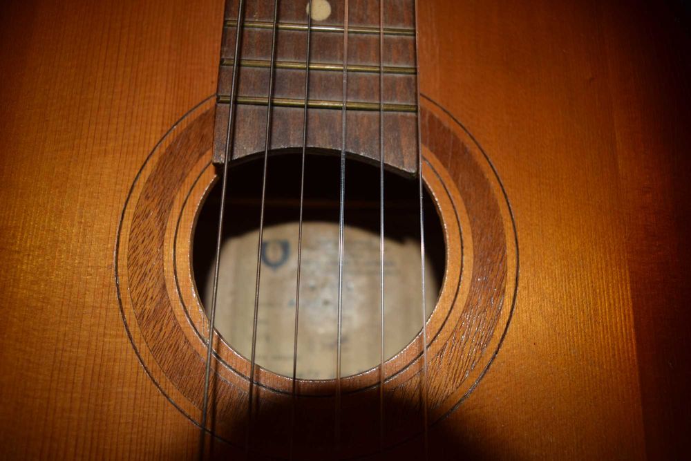 Gitara Vintage Wschodnia (Ukraińska)