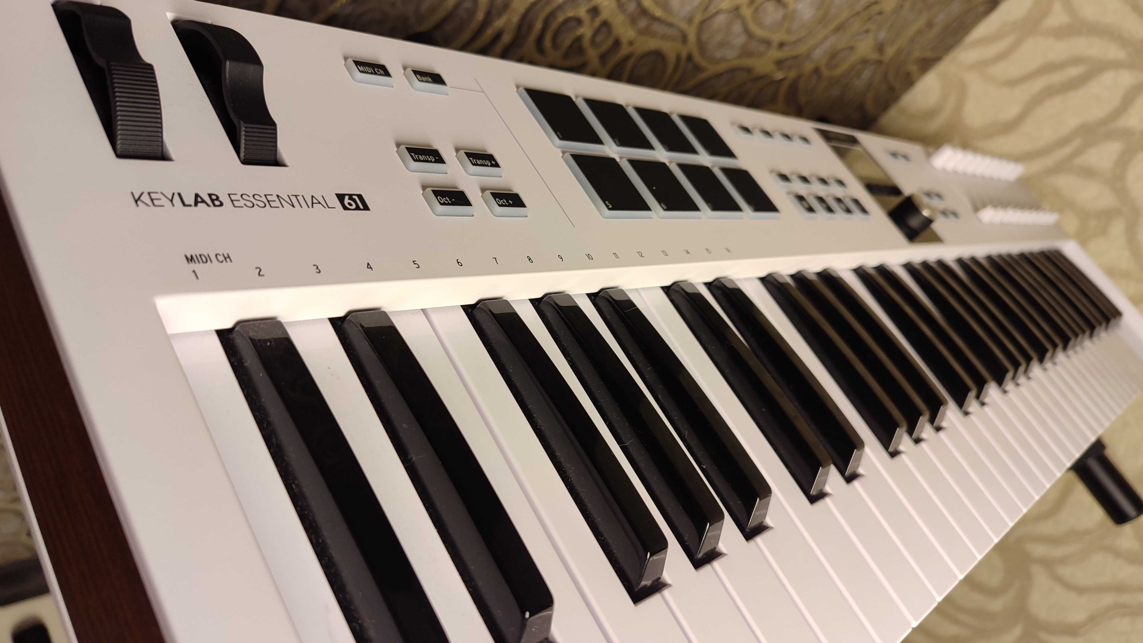 MIDI-клавіатура Arturia KeyLab Essential 61 mk3 (White)