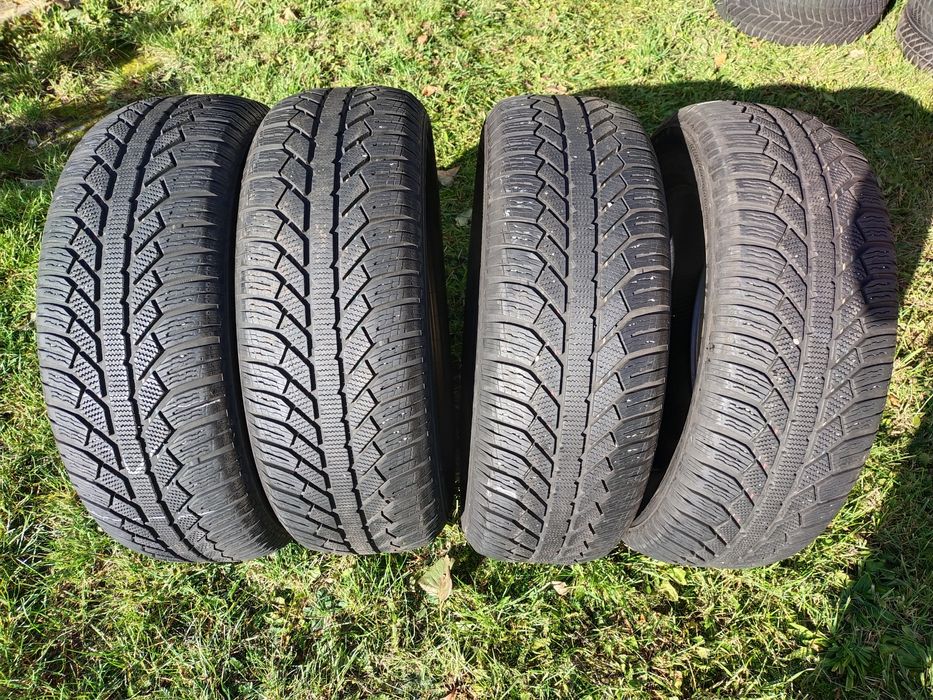 Komplet opon zimowych Semperit 235/60R18 107H