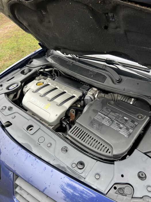 Renault megane 2 2004 год 2.0 бензин