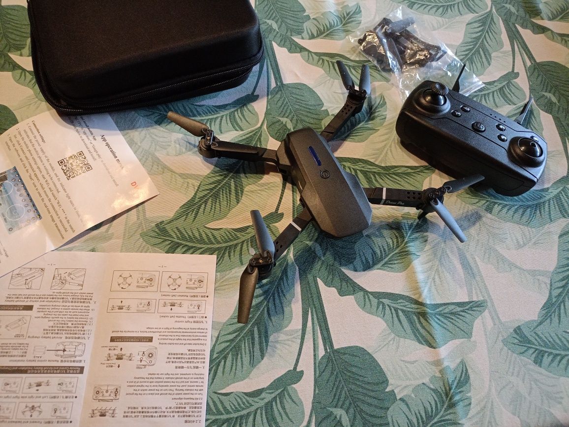 Dron z kamerką na wifi