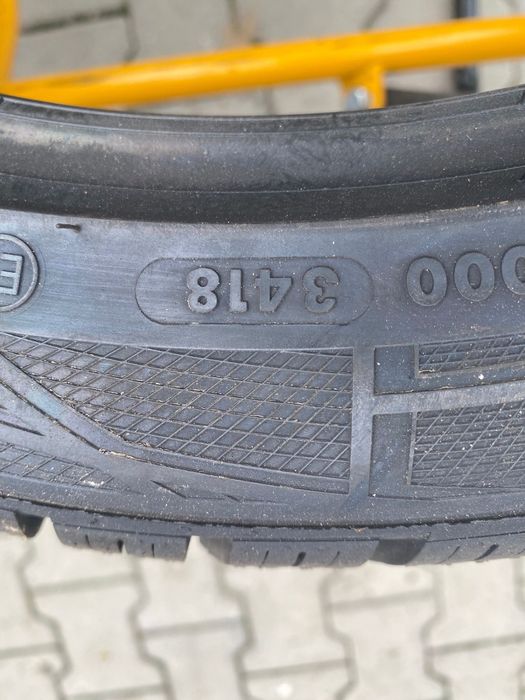 Opony zimowe NOWE 18 cali 215/45/18 VREDESTEIN