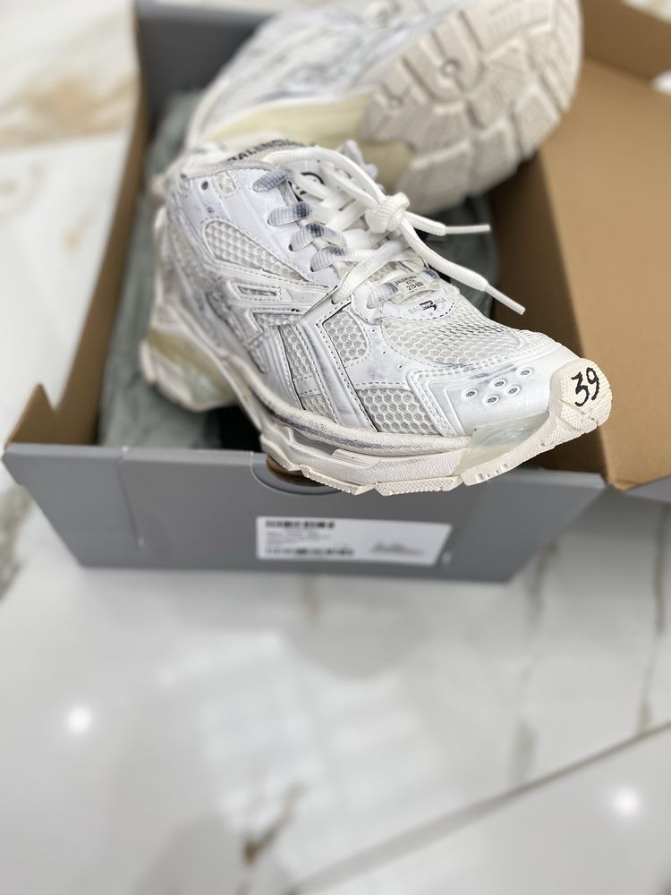 Balenciaga RUNNER 39 original white баленсіага new off women