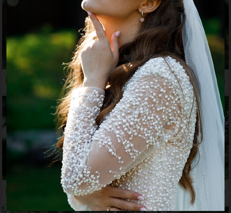 Продаю весільну сукню