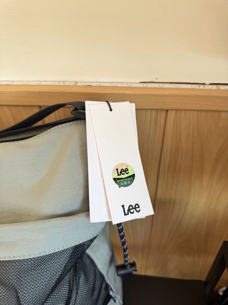 Стильна та зручна сумка через плече Lee. Оригінал.