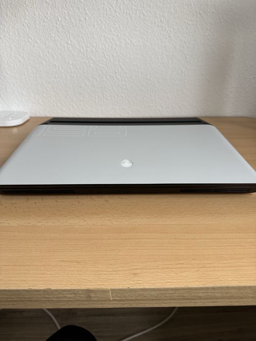 Alienware  Area51m r2