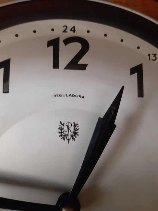 Relógio antigo da Reguladora