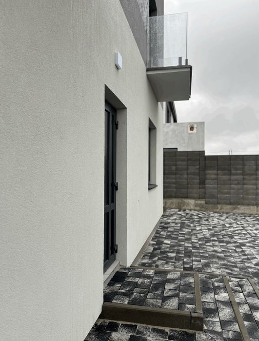 Котедж на Щасливому з великою ділянкою 4.7 сотки!