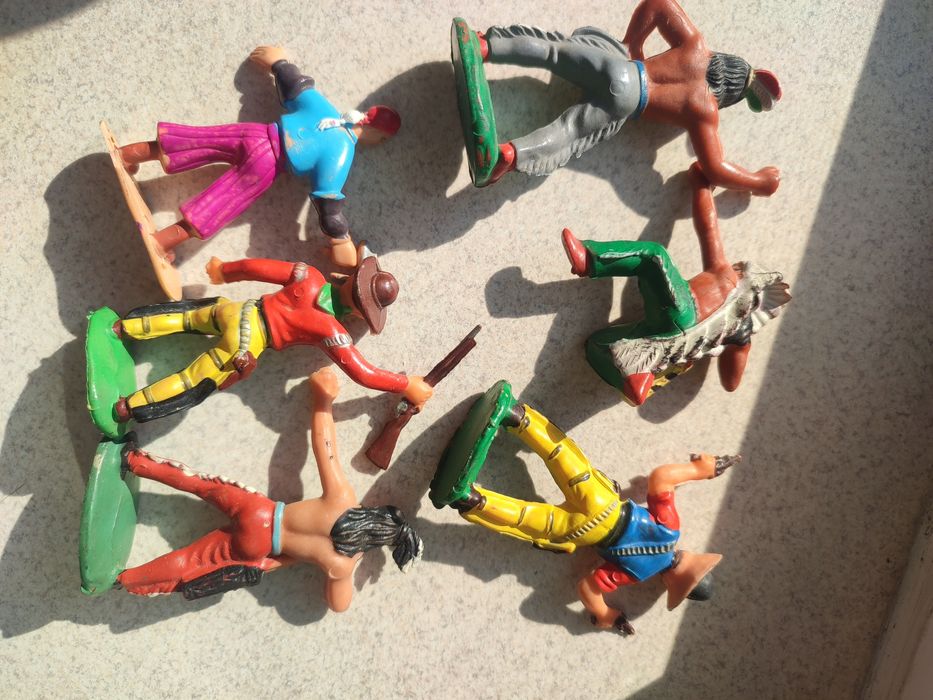 Фігурки індіанців ковбоїв Дикий Захід виробництва ГДР