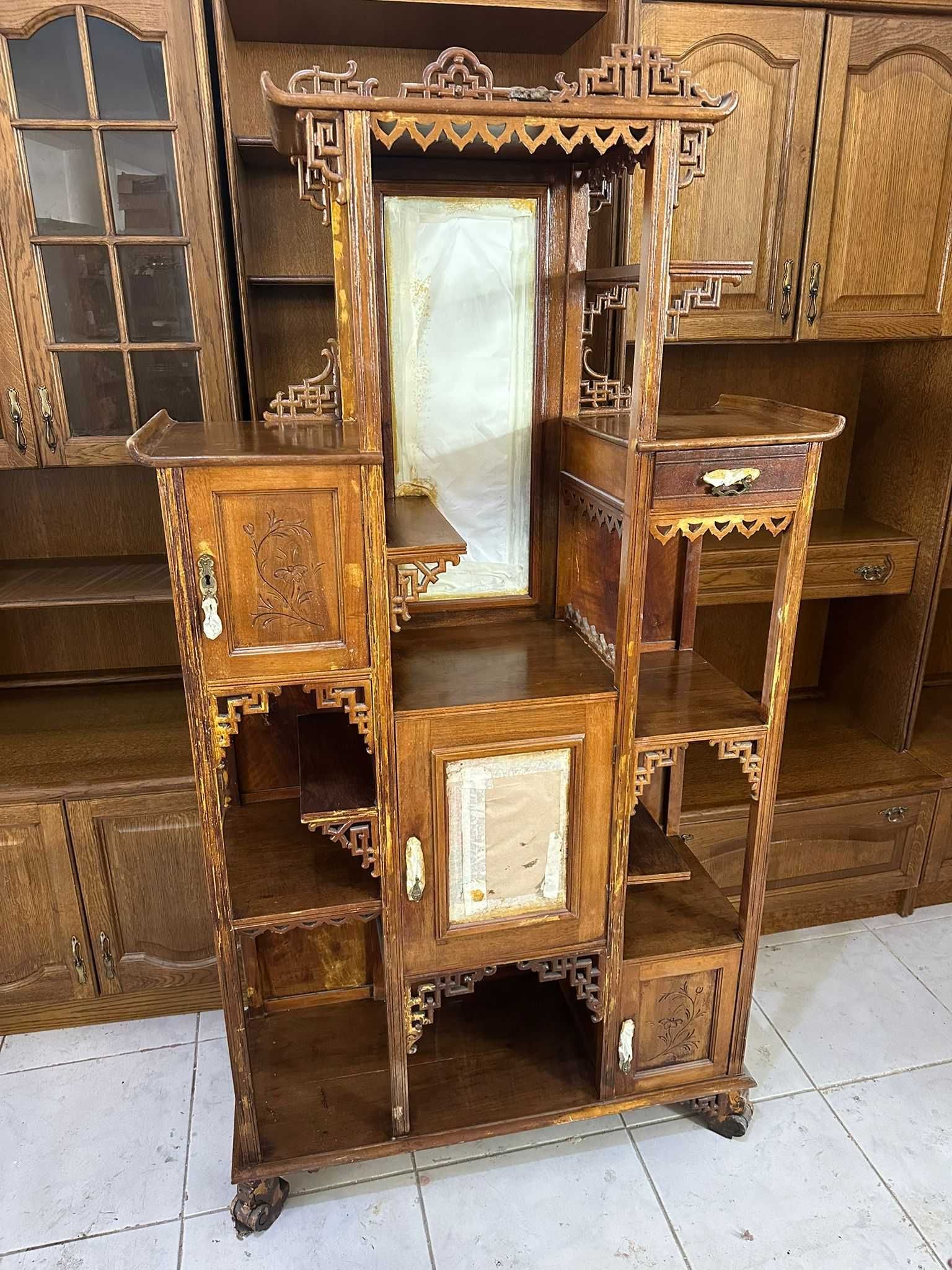 Quadros e moveis