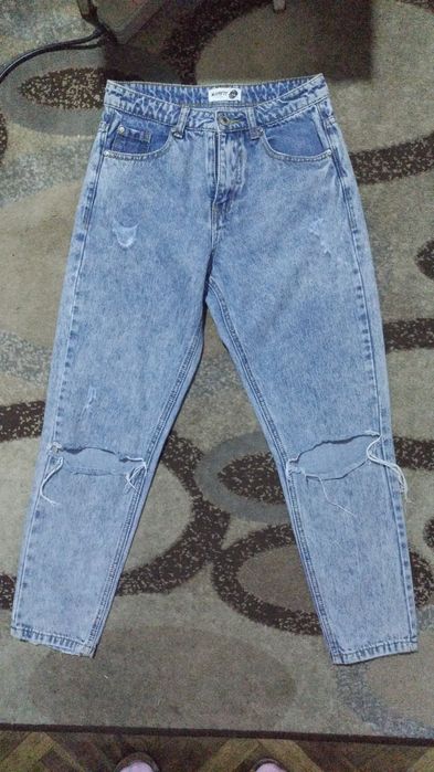 джинсы мом женские