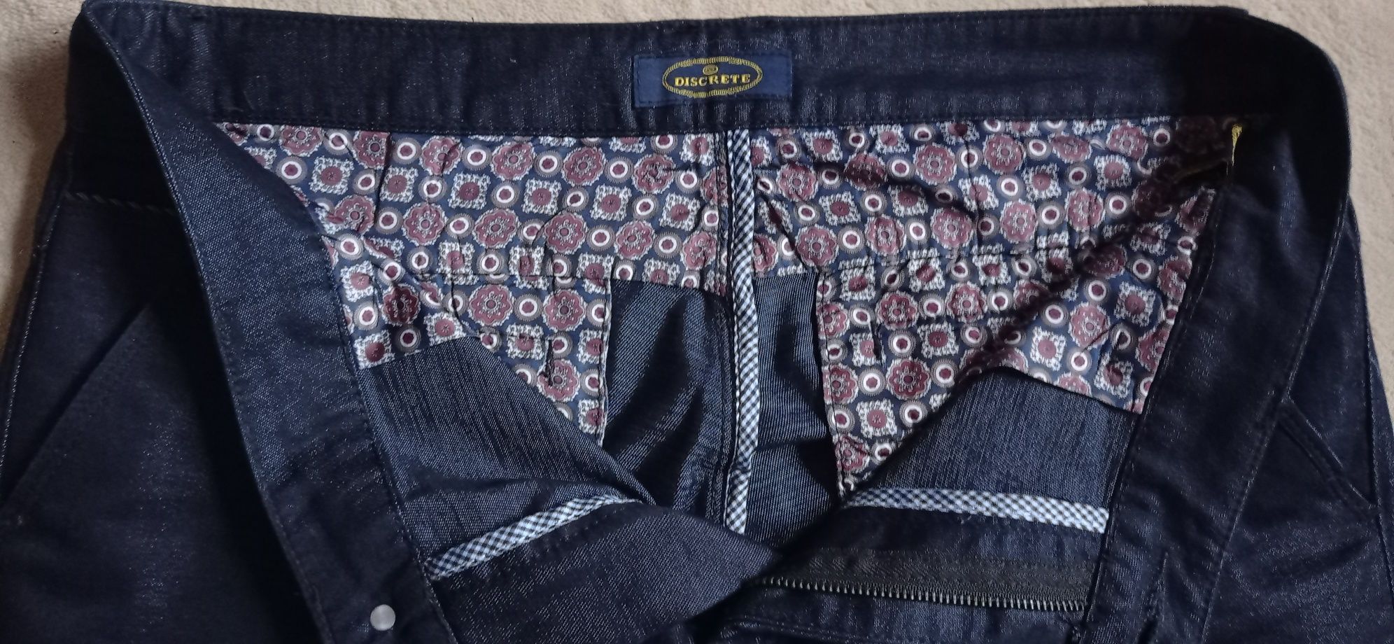 Spodnie męskie casual firmy Discrete rozm. 34-34 - 50 zł