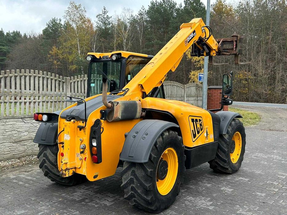 JCB 526-56 Agrii Merlo TF38.7 JCB 536-60 Manitou 634 agrii super