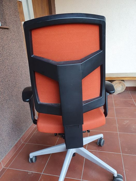 Fotel biurowy pomarańczowy
