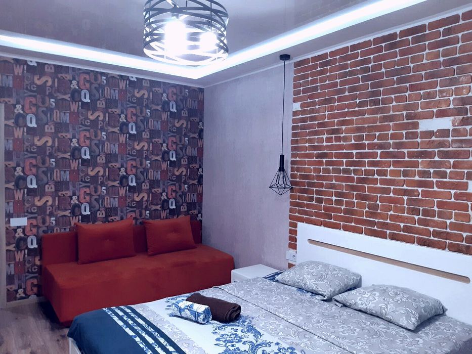 Посуточно  почасов квартира ЖКСофия Вишнёвый Окружная дорог Борщаговка