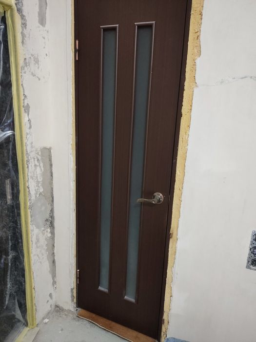 Продам срочно міжкімнатні двері.