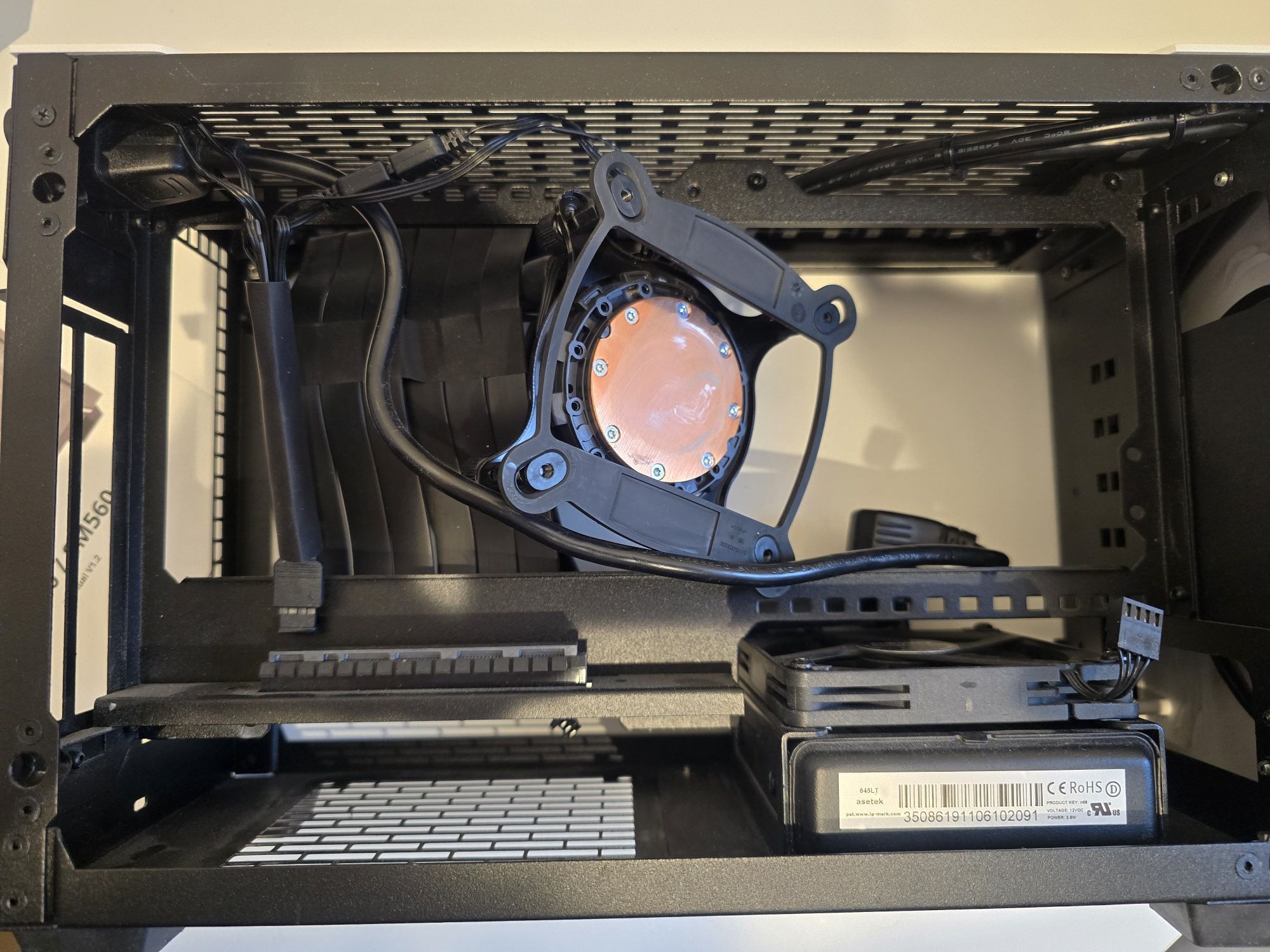Obudowa SFF Sliger SM550 + 90mm aio