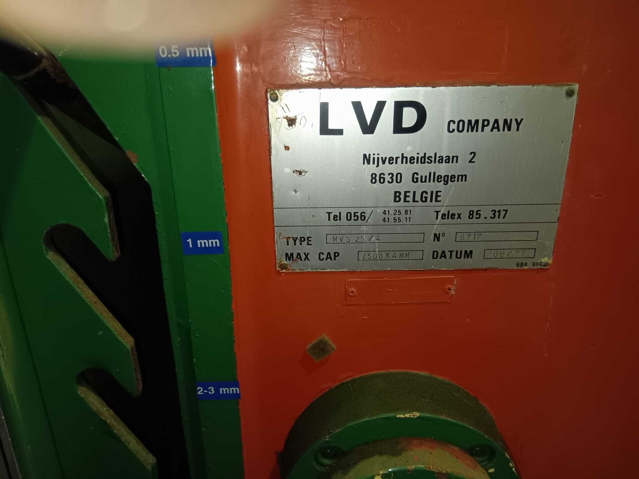 GUILHOTINA HIDRÁULICA LVD