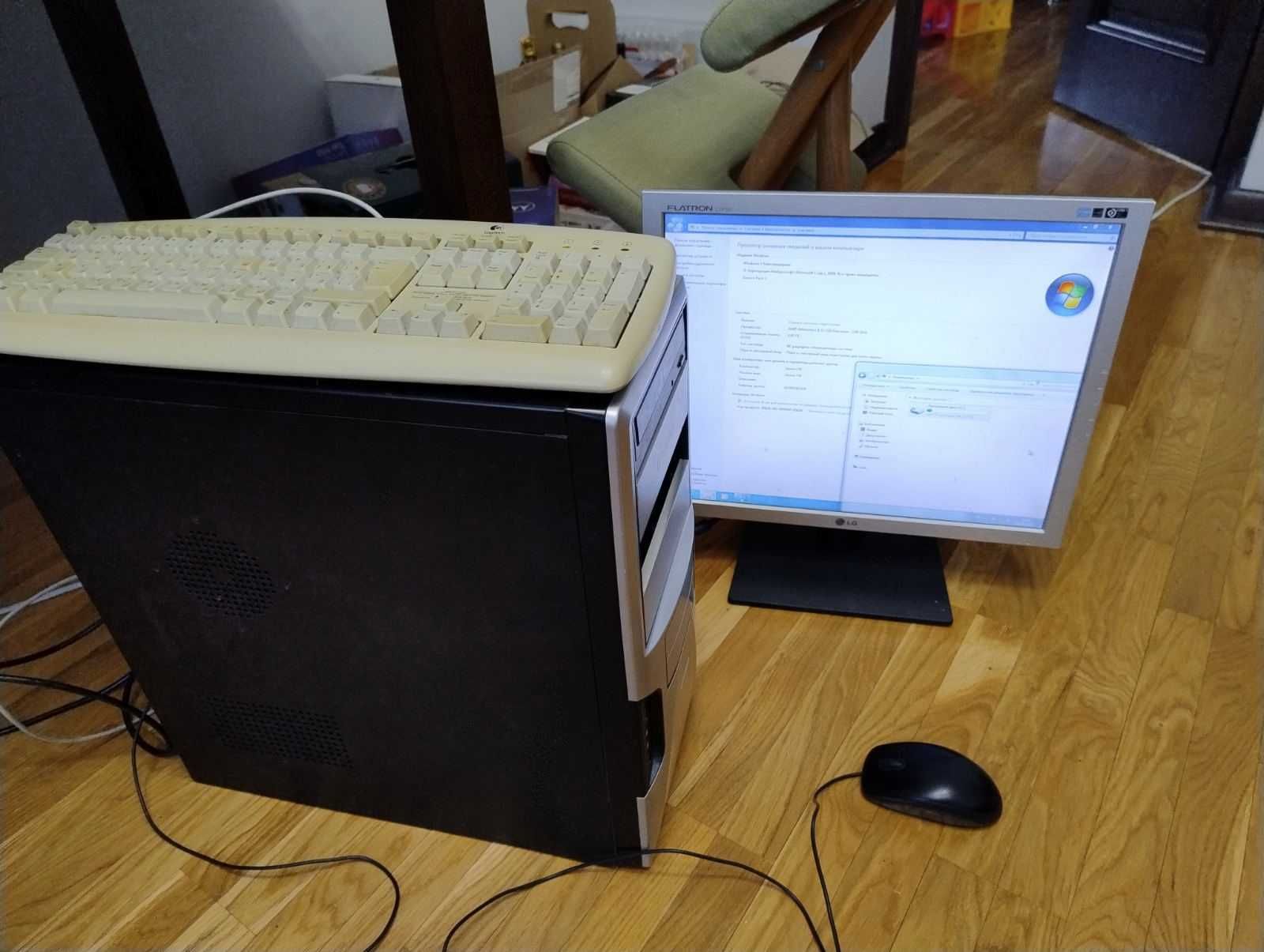 Athlon II X2 220 2.80 GHz + відео 512 MB + монітор 19