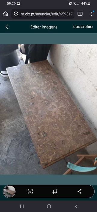 Mesa pequena de centro de sala