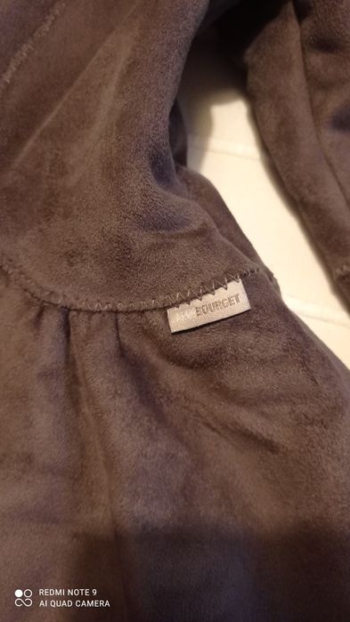 Parka Jean Bourget de menina castanha, camurça forrada pelinho + boina