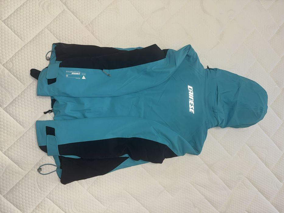 Жіноча (Лижна/ сноубордна) куртка від бренду Dainese