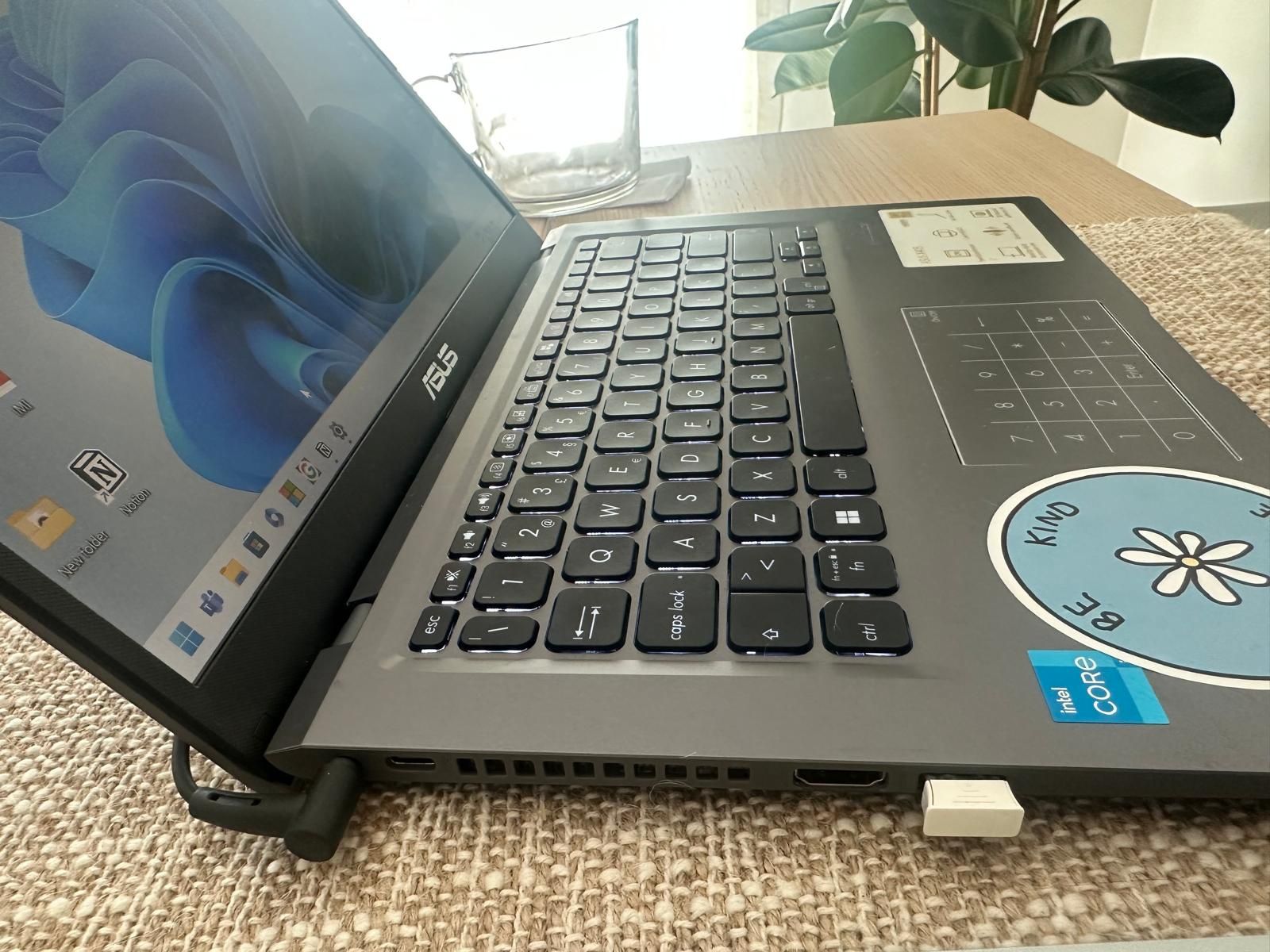 Asus X415 portátil