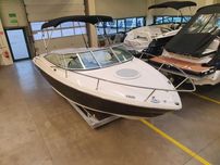 Łódz motorowa MONTEREY 214 FS Volvo Penta 4.3 220HP