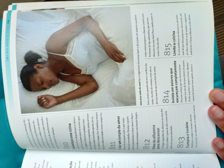 Livro 1001 maneiras de se manter jovem naturalmente