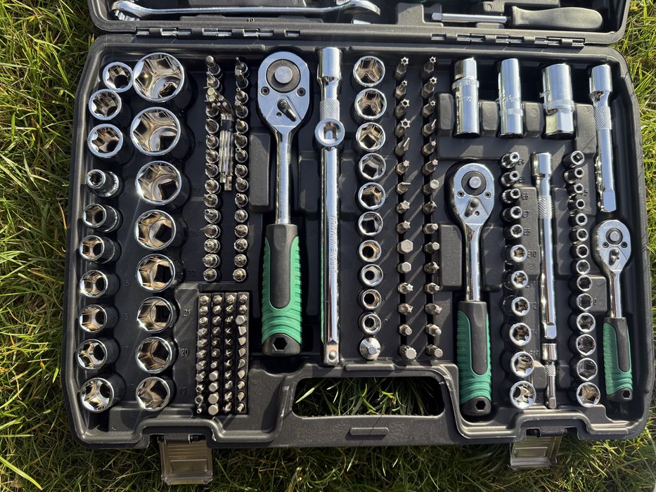 Klucze nasadowe zestaw 216 elementów nowe