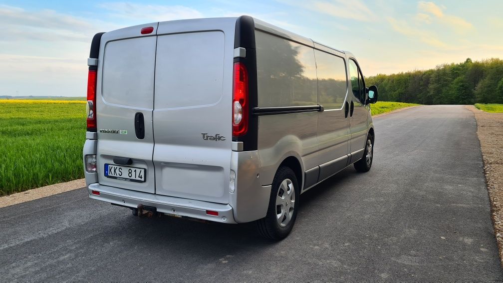 Renault trafic 2013r Long Nawigacja Webasto Climatronic