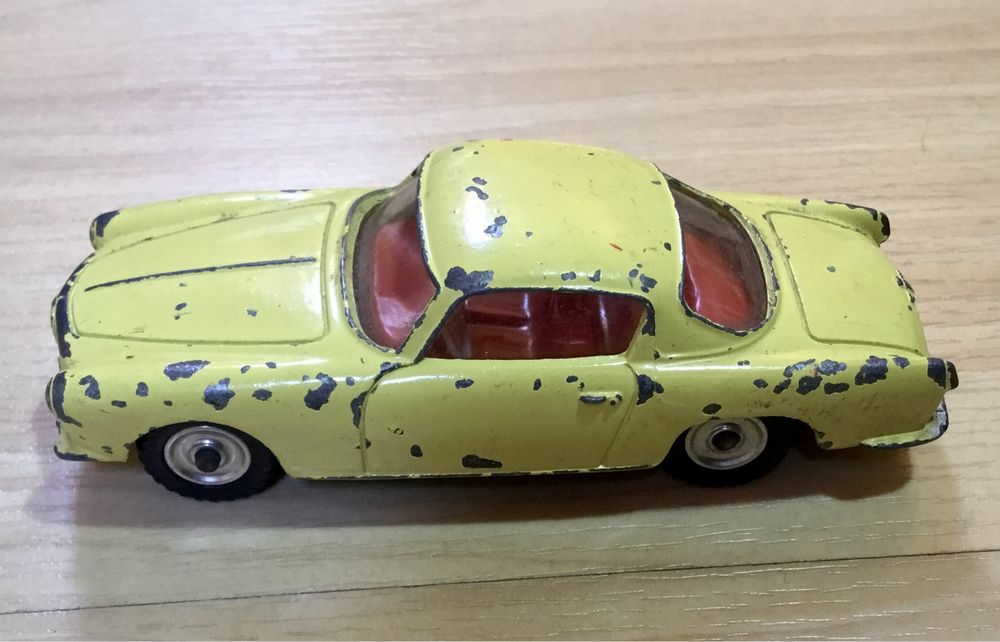 Miniatura antiga e rara Dinky Toys Alfa Romeo Coupé