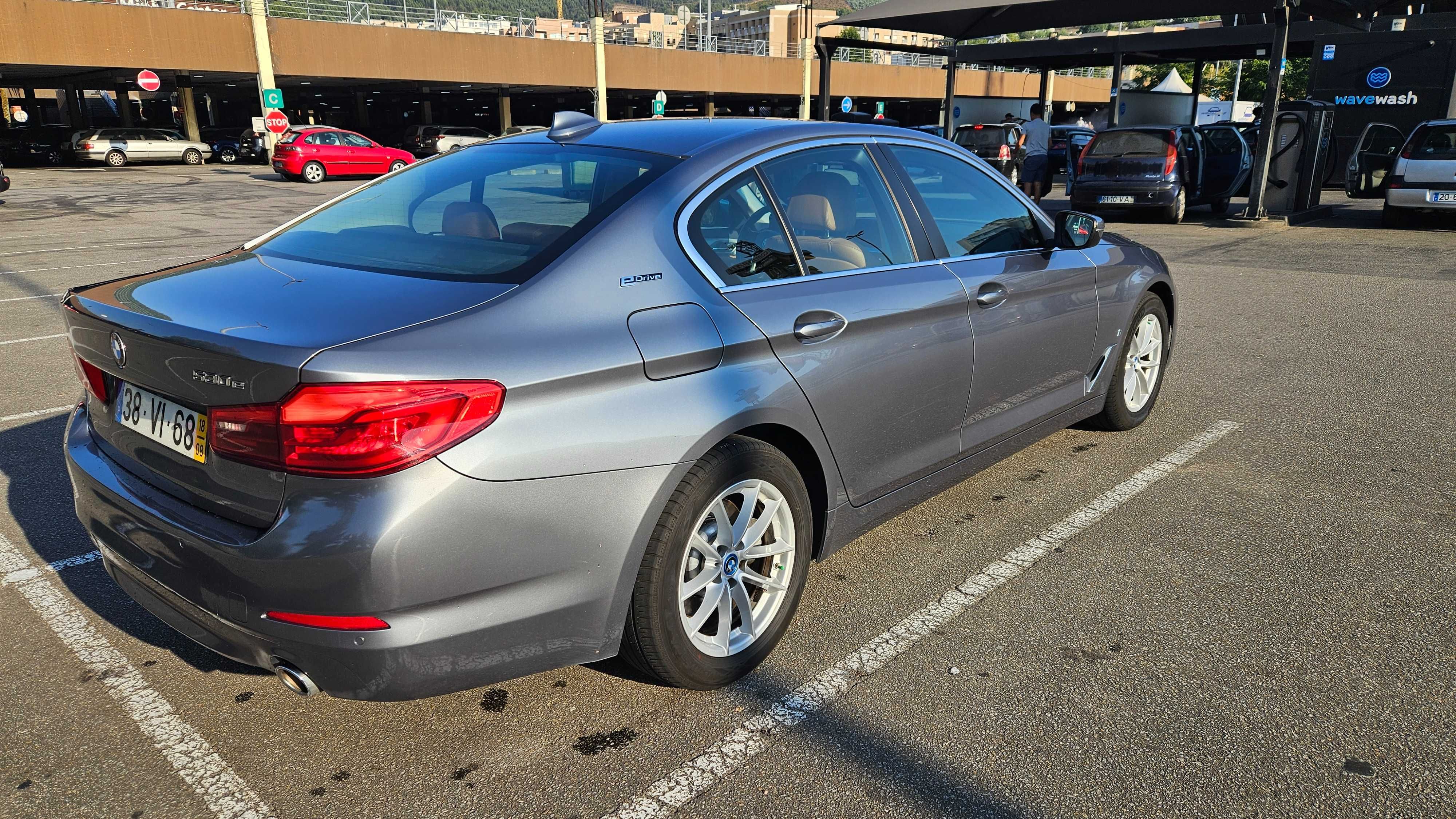 BMW 530e 2018 com IVA dedutível