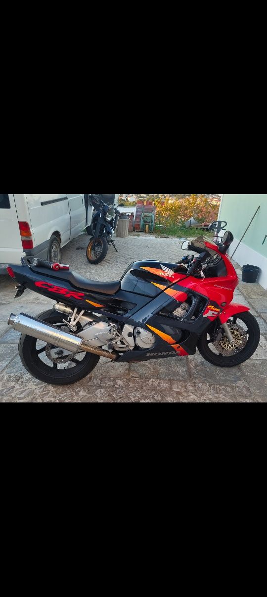 Honda CBR 600 F3 A2