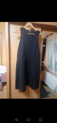 Czarna krótka sukienka