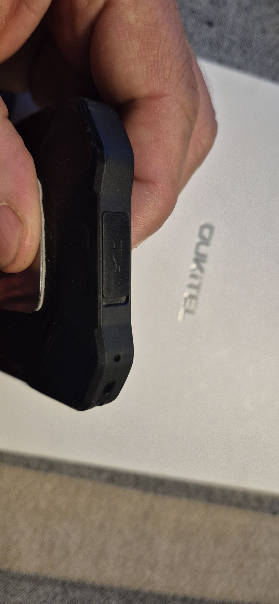 Pancerny telefon. Outkitel WP12 Pro