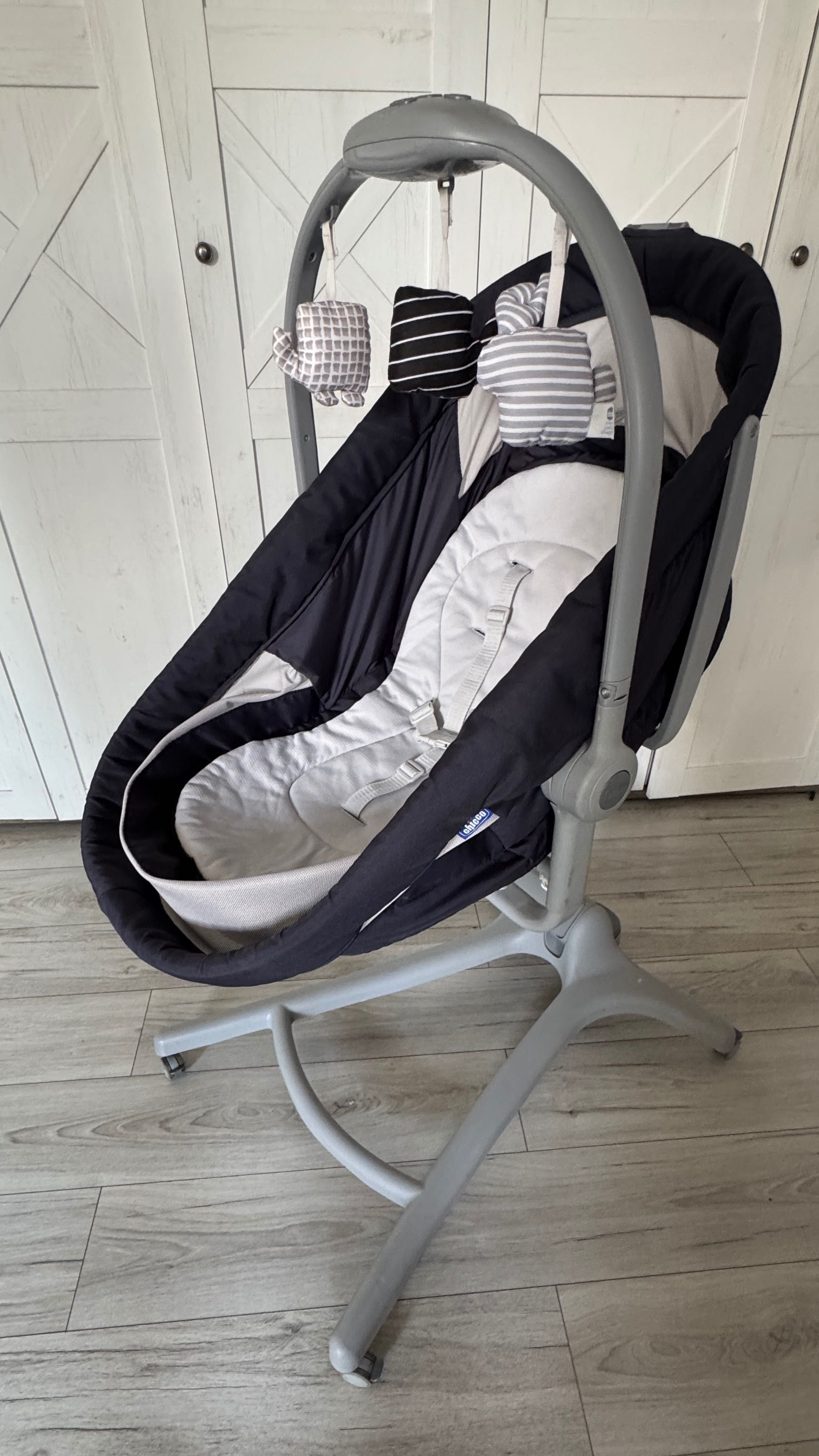 Łóżeczko Chico Baby Hug 4w1