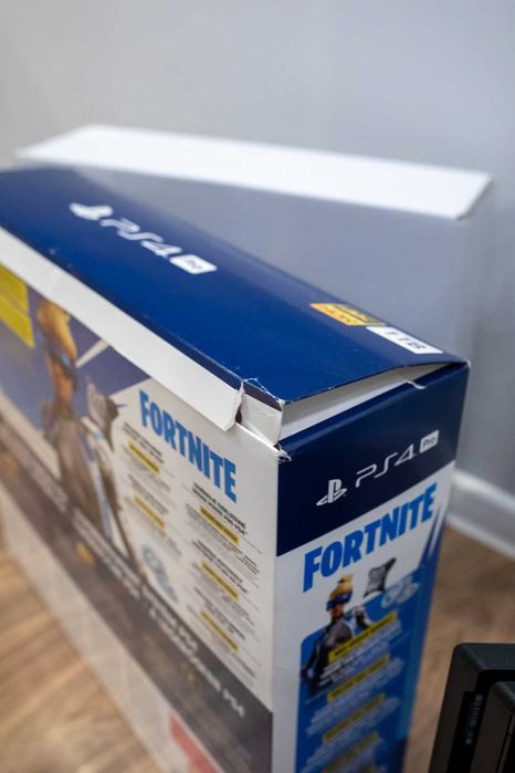 PlayStation 4 Pro - mało używana, super stan, CUH-7216B soft 12.00