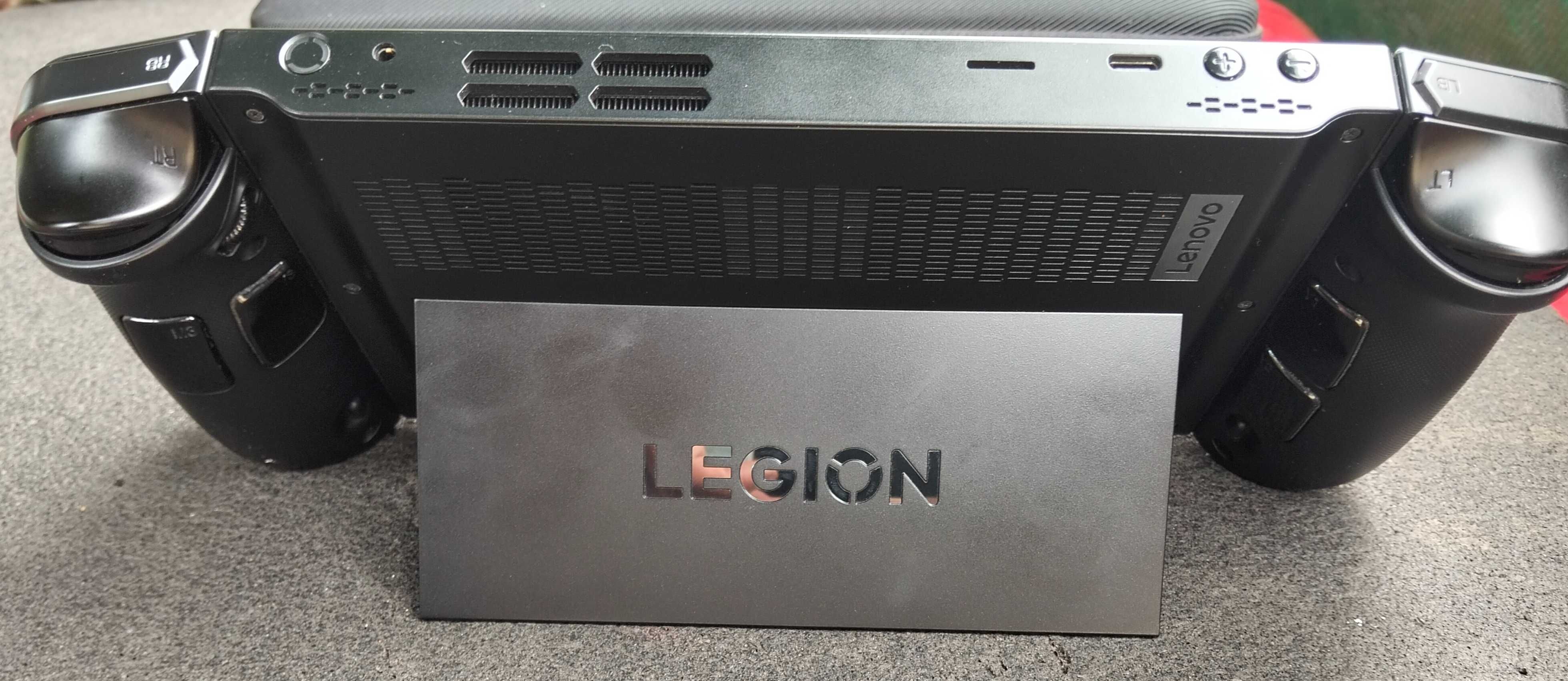 Ігрова приставка портативна Lenovo Legion Go 1Tb