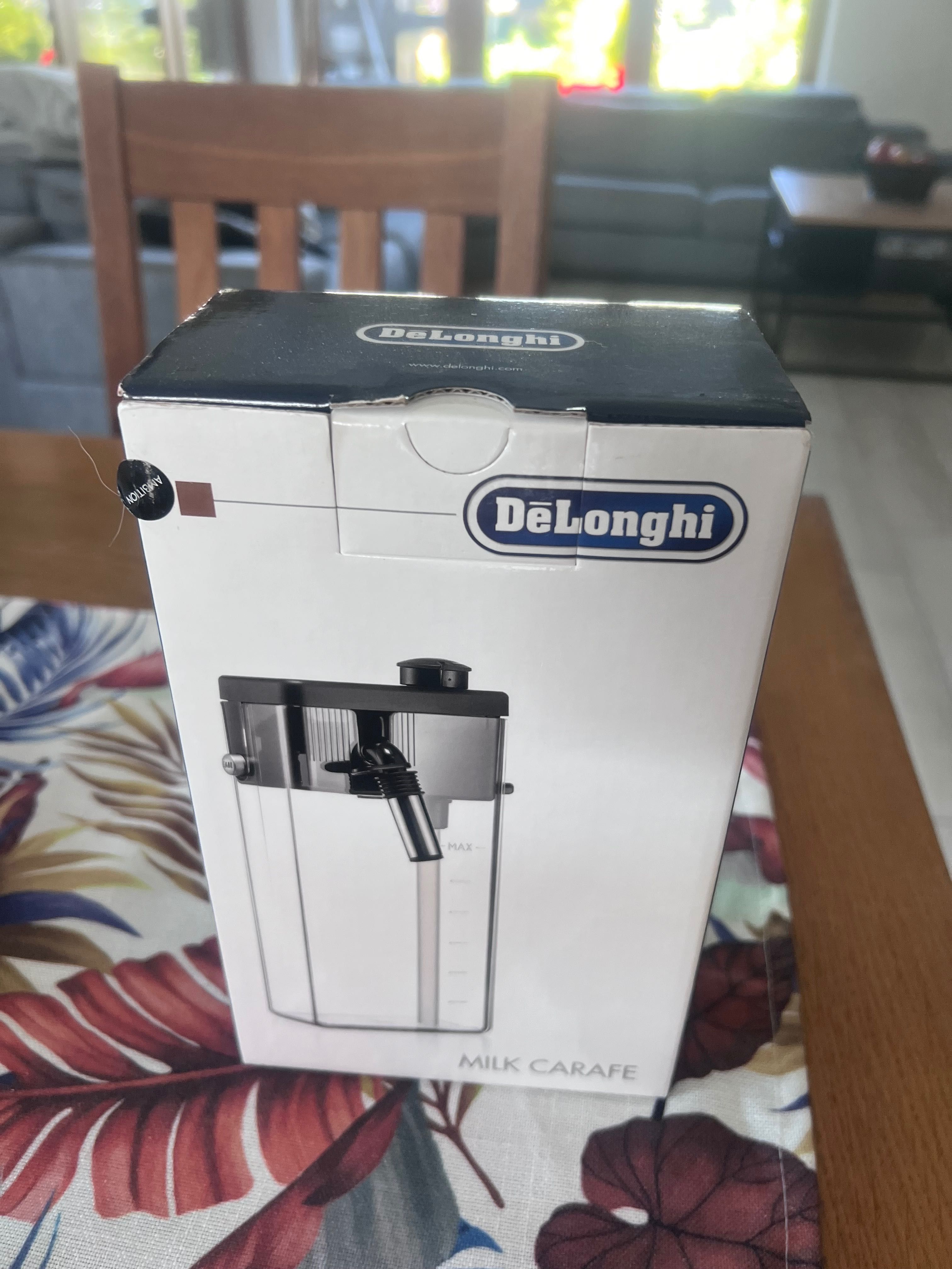 Pojemnik na mleko do ekspresów firmy de Longhi