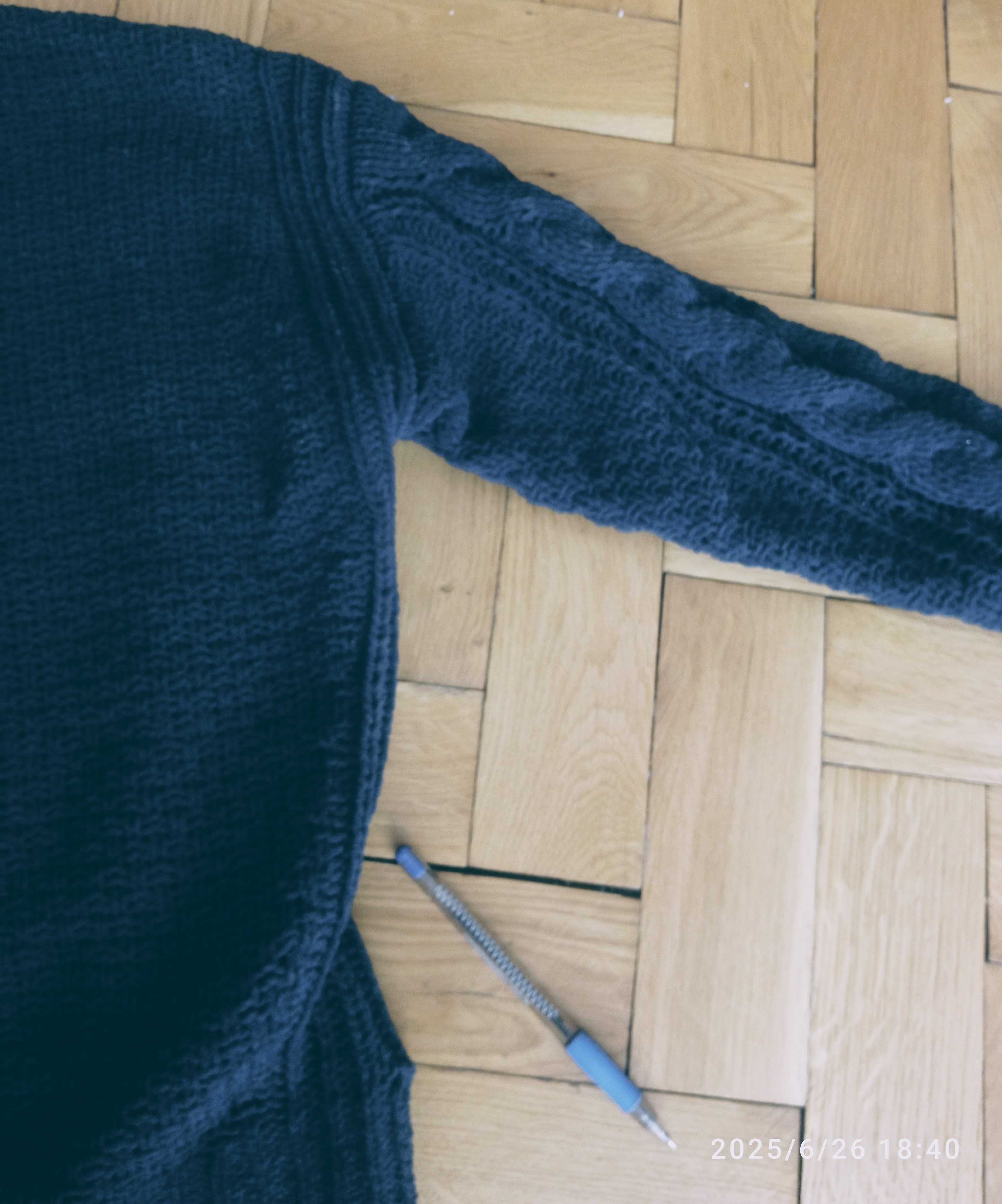 Sweter głęboki granat