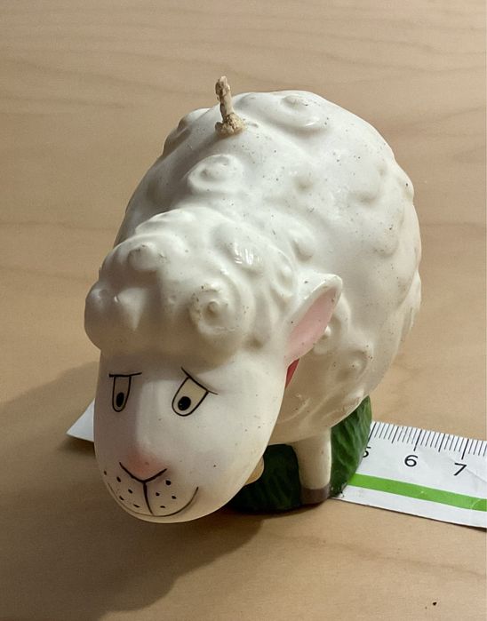 Vela em forma de ovelha