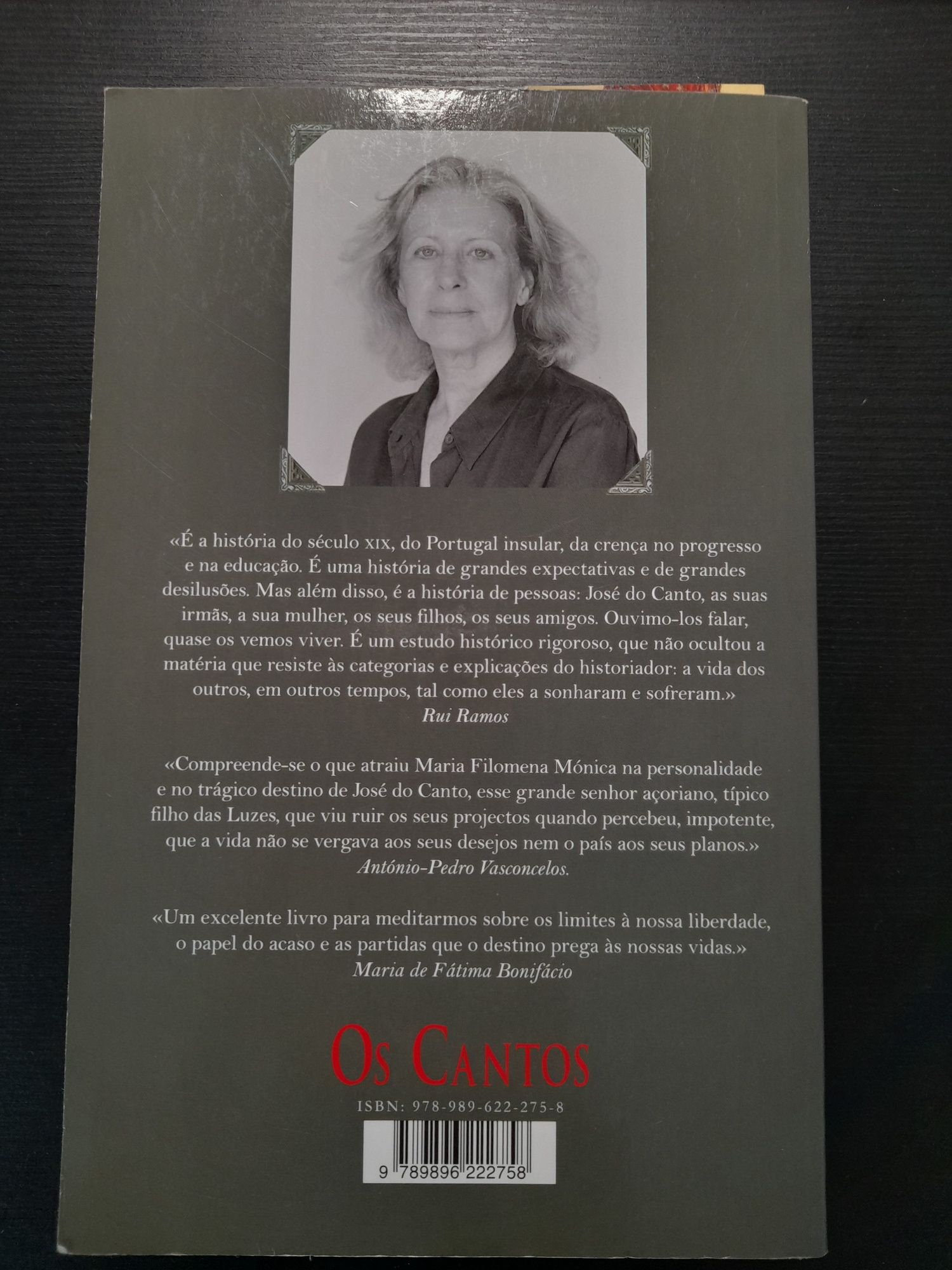 "Os Cantos" de Maria Filomena Mónica