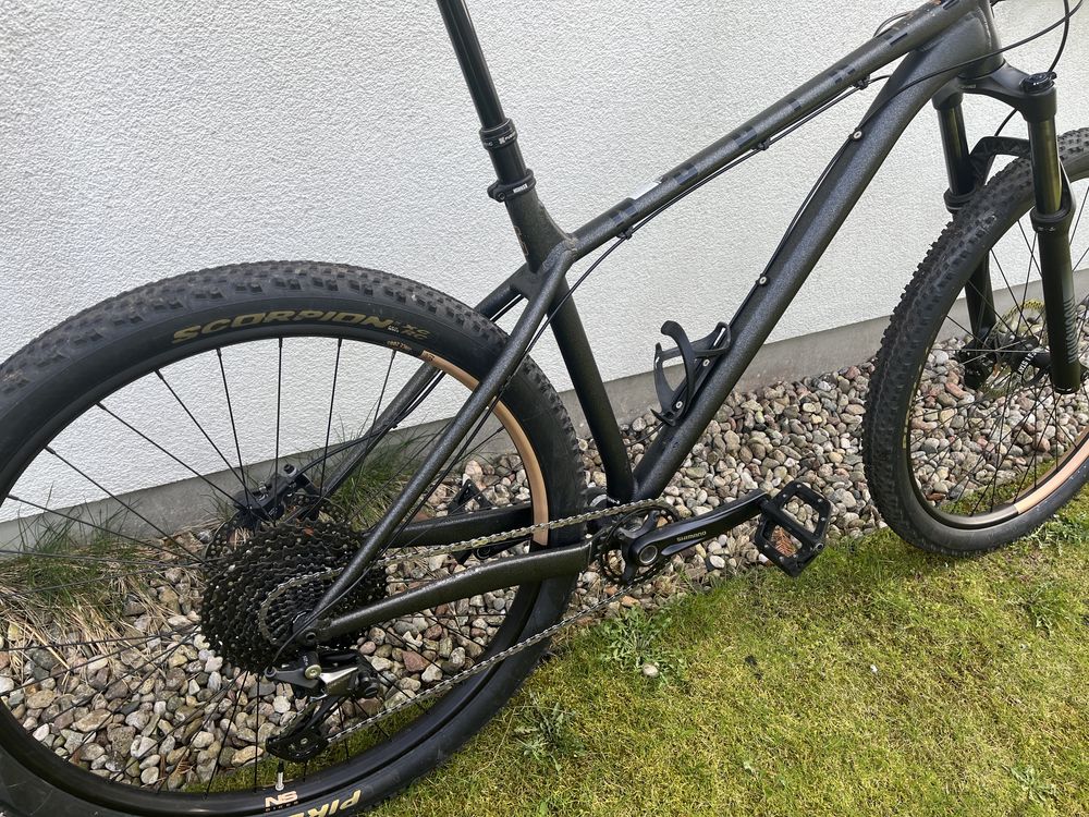 Rower NS Bikes Eccentric Alu L Opony Pirelli