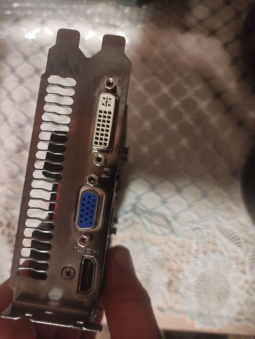 Продам видеокарту Asus GTX 450 1 GB DDR5