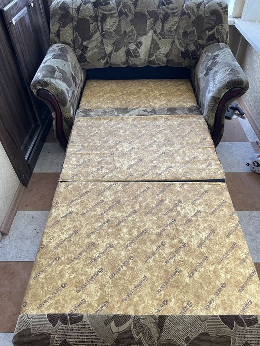 Диван в детскую.