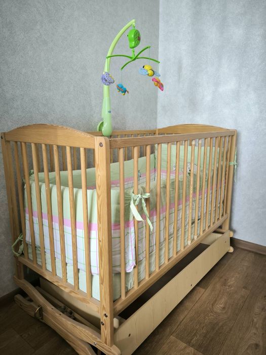 Детская кроватка за 1900